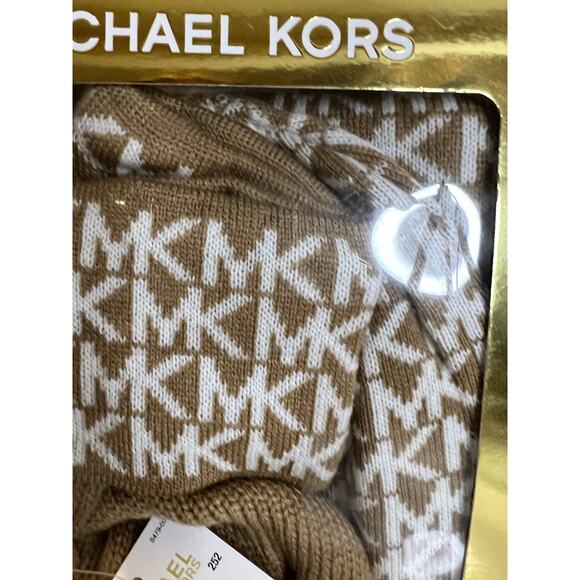 Michael Kors Hat Scarf Gloves set tan logo print - Picture 4 of 5